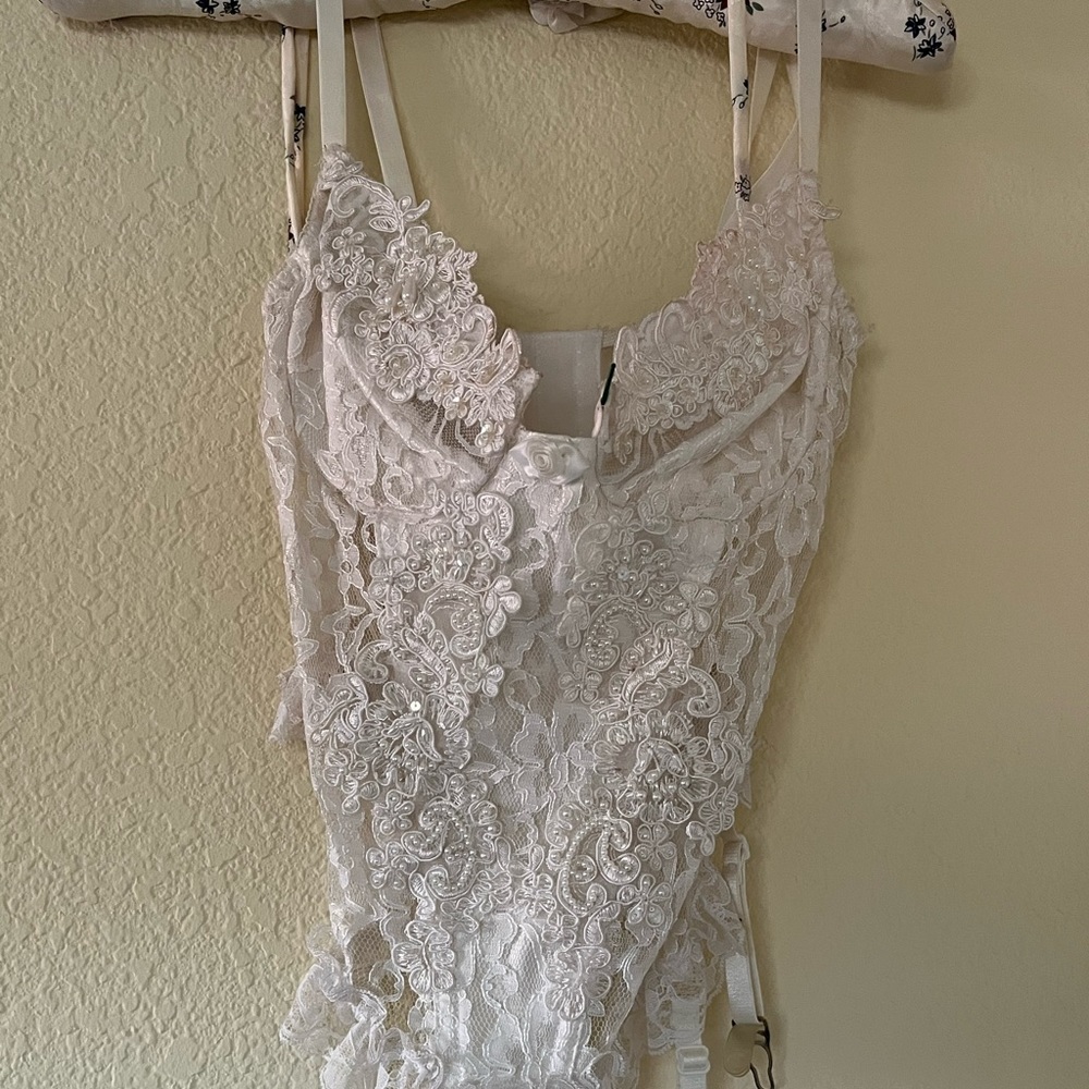 White Lace lingerie